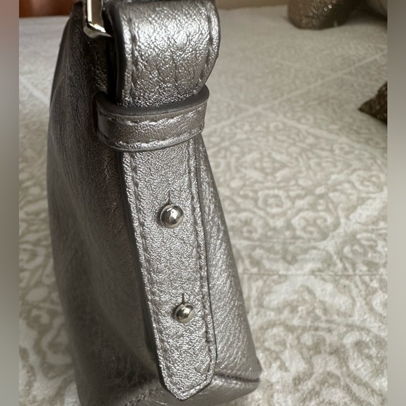 Kenneth Cole Purse - Picture 5 of 16